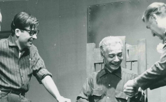 Nocturna Hombre Vendió RIsa