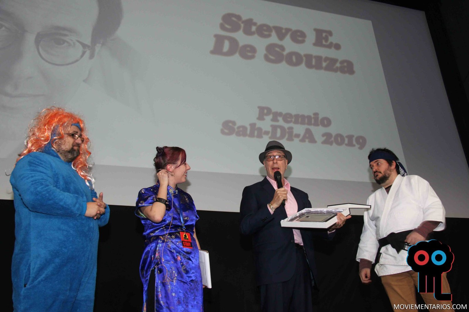 cutrecon-viii-d-a-2-steven-e-de-souza-recibe-su-premio-ovacionado