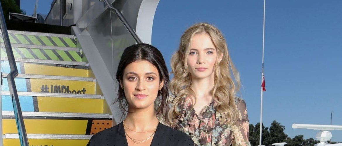 Anya Chalotra Freya Allan heroes comic con the witcher