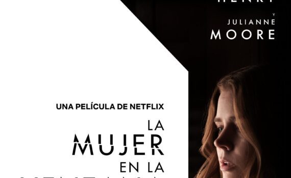 la mujer en la ventana