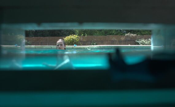 Night Swim La piscina