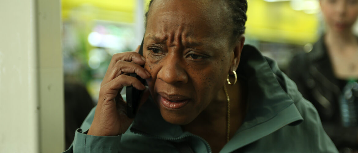 Crítica Hard Truths Mi única familia