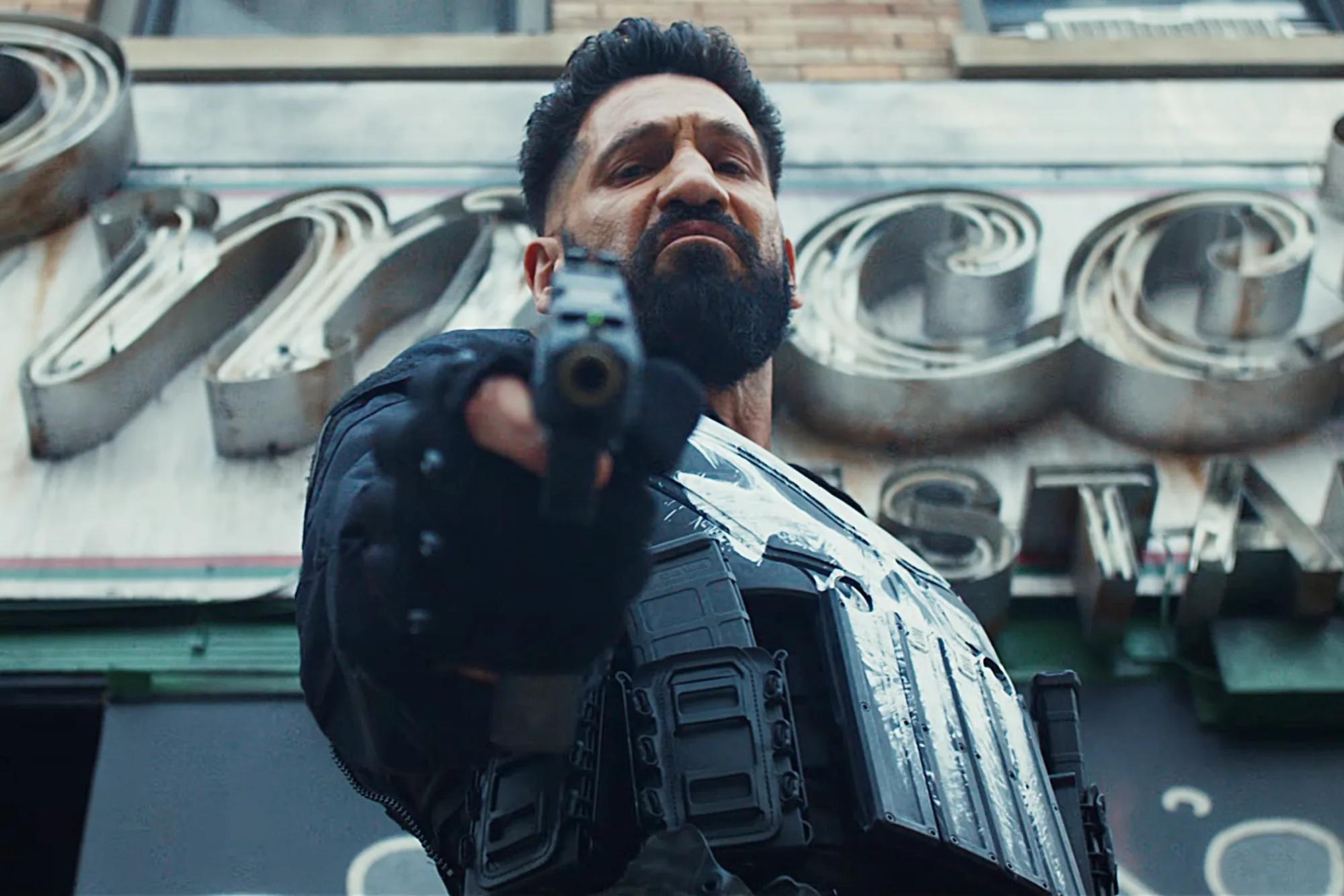 The Punisher One Last Kill Frank Castle apuntando con una pistola