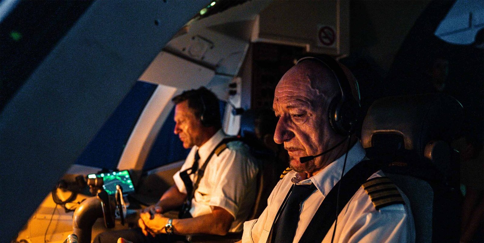 En mar abierto Ben Kingsley, Aaron Eckhart