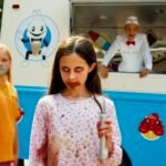 Dulce sabor a muerte niña y heladero de fondo