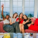 Juntas hasta la muerte Stephanie Gil, Sandra Escacena, Aria Bedmar, Nira Osahia