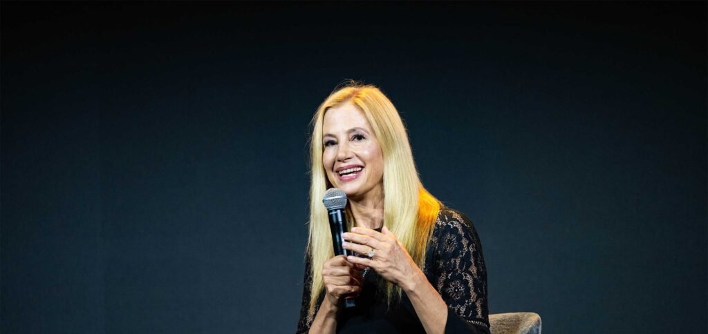 mira sorvino san diego comic-con malaga