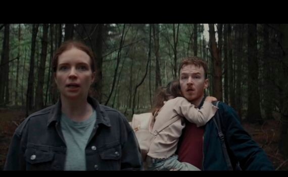 binding eva Ryan Ralph Gerrard, Catherine Deevy, Darcey Wood en un bosque