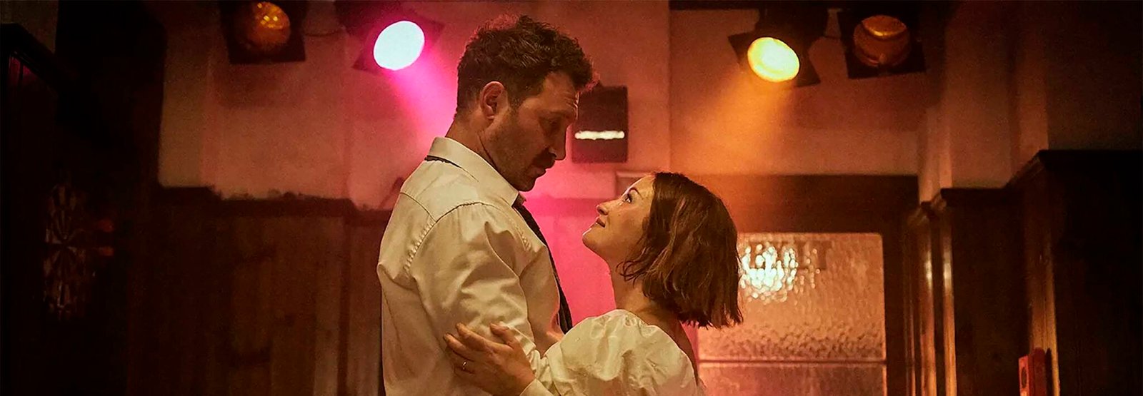 the fox Jai Courtney y Emily Browning